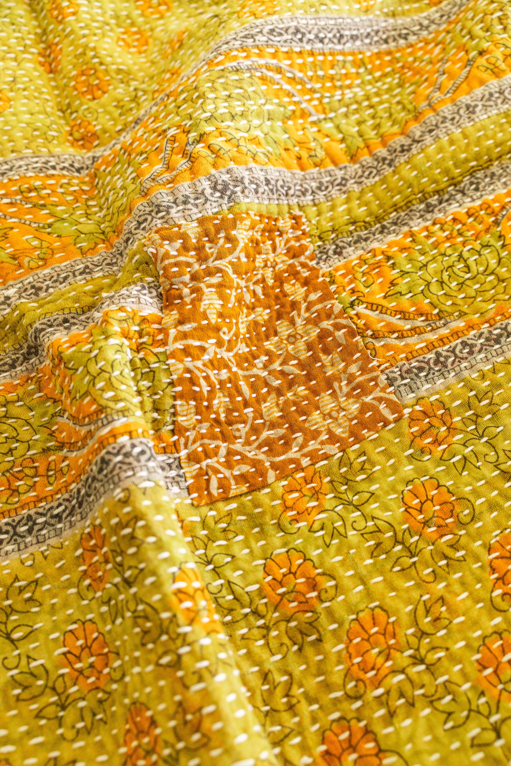 No. 135 Masterpiece Kantha Coverlet Quilt (Queen)