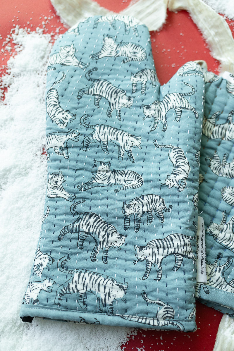 Blockprint Oven Mitt & Trivet Gift Set