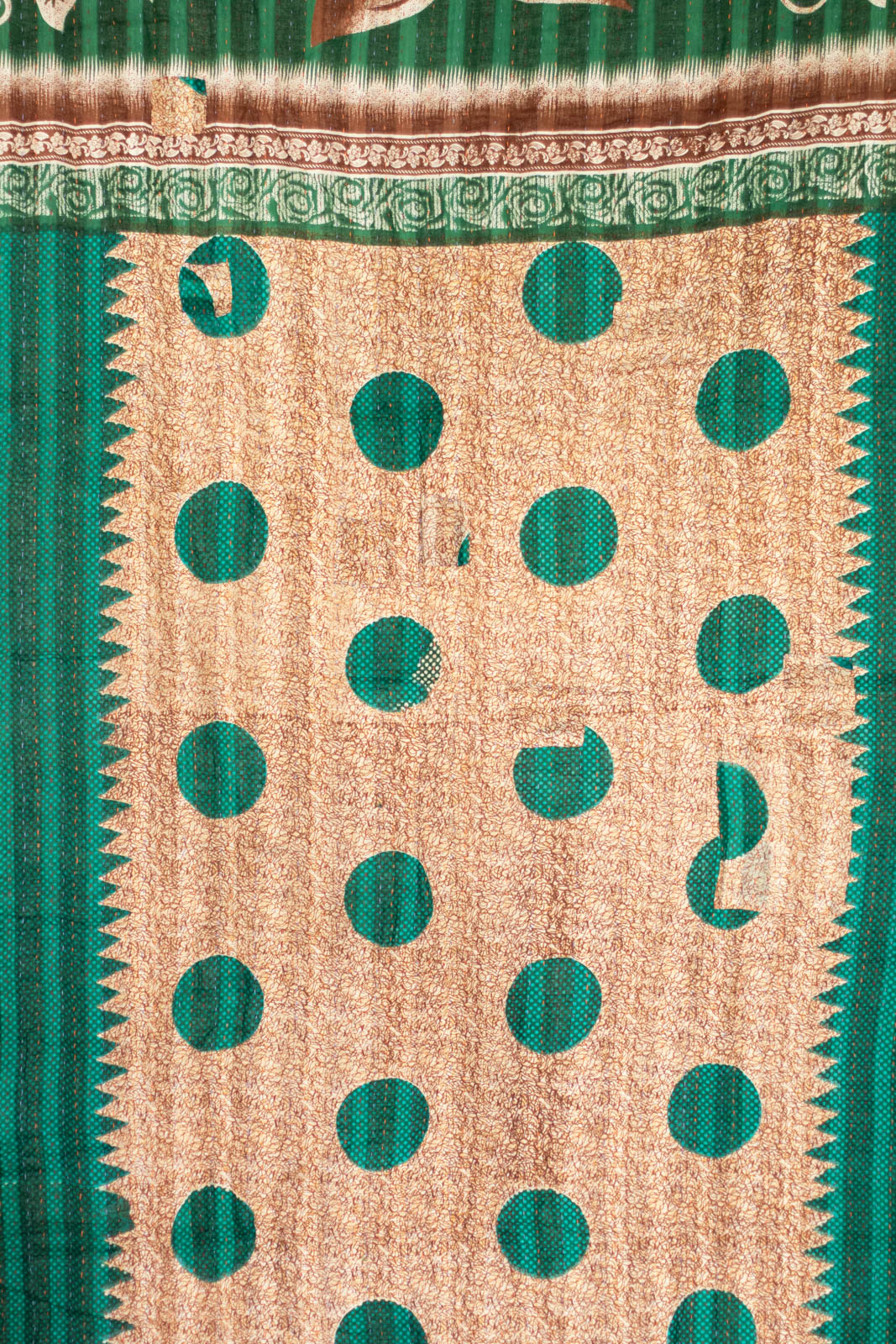 Vivacious Kantha Throw