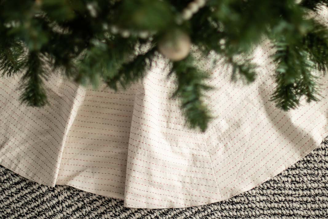 Kantha Christmas Tree Skirt - Simplicity (Grey)