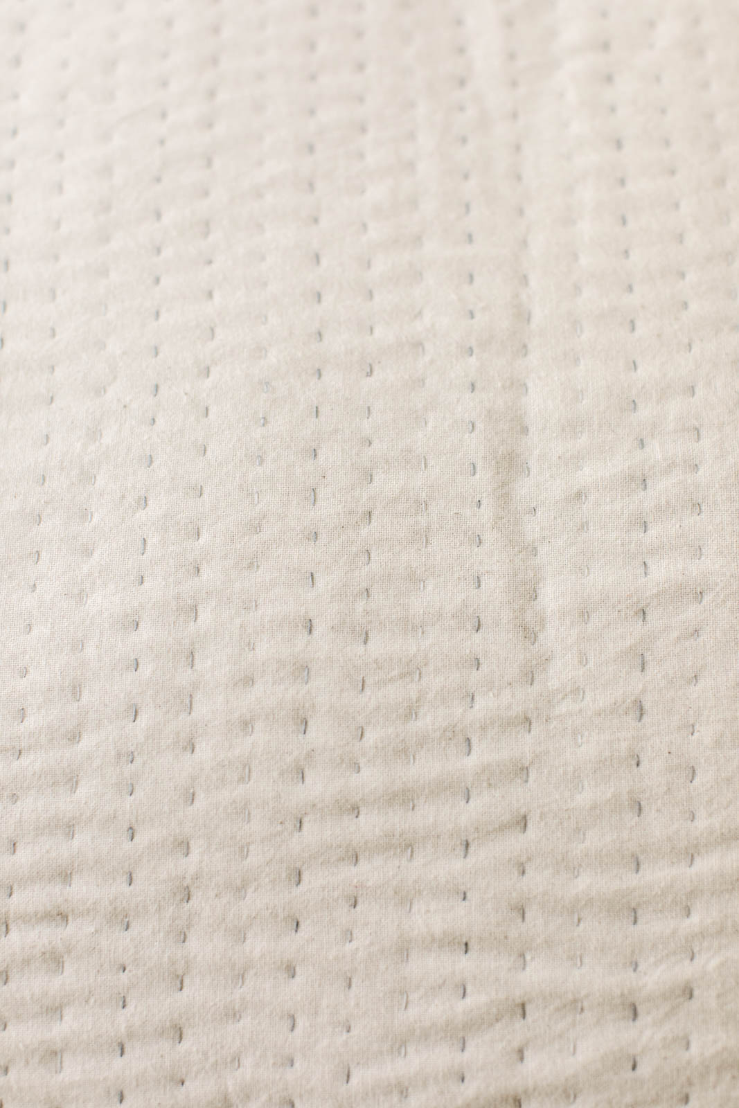 Simplicity Kantha Bed Quilt — Natural Ivory (Queen & King)